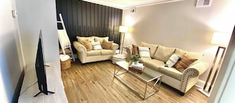 Cozy 1-bedroom apartment in nice New Castle with WiFi, AC