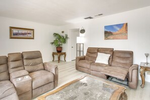 TV, fireplace, books - Pet-Friendly Ridgecrest Home Near OHV Trails! (Ridgecrest)
