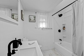 Hair dryer - Modern Studio Nook, Bed & Breakfast District! (Gainesville)