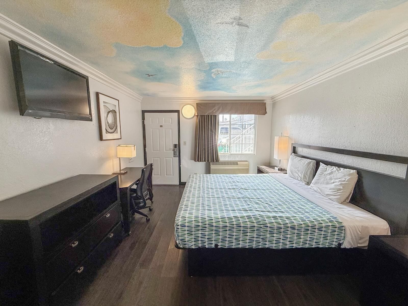 Photo - Super 7 Motel - Anaheim Packing District & Disneyland