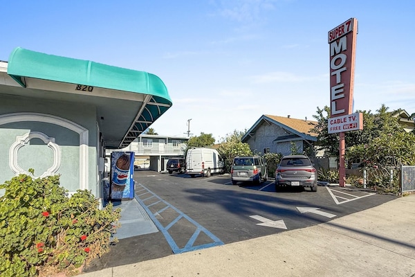 Konaklama yerinin ön cephesi