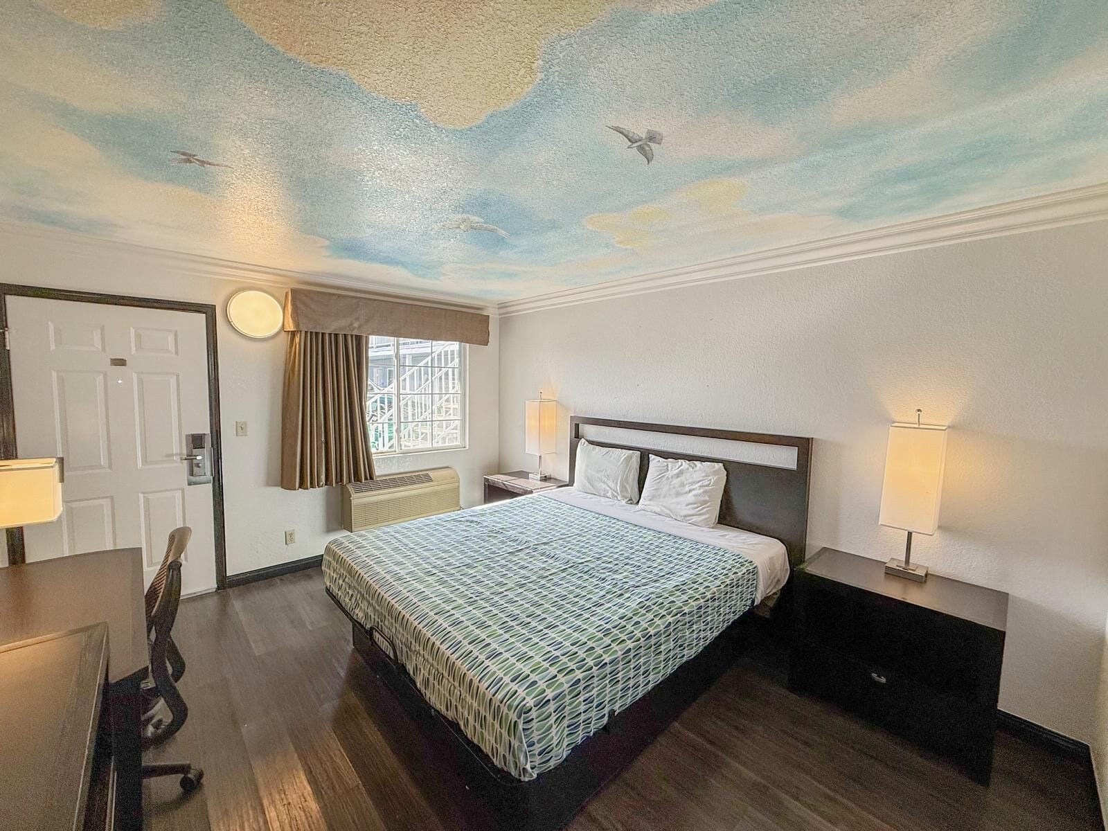 Photo - Super 7 Motel - Anaheim Packing District & Disneyland