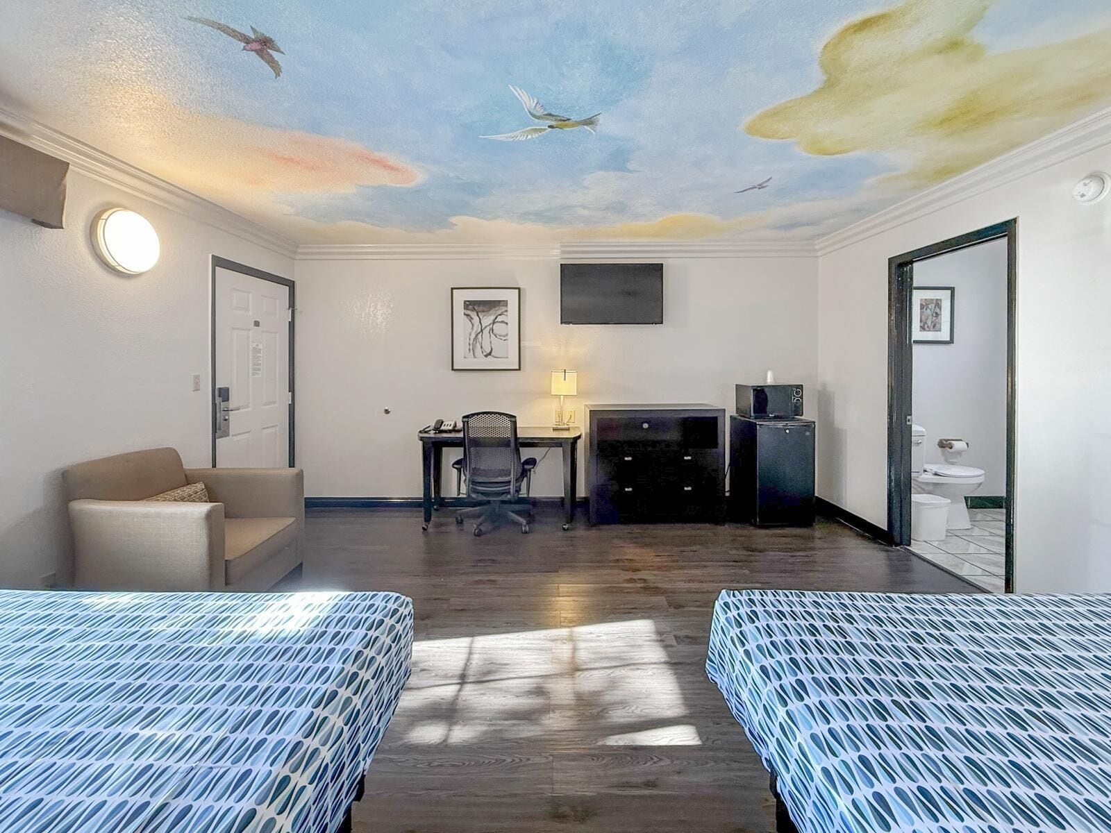 Photo - Super 7 Motel - Anaheim Packing District & Disneyland