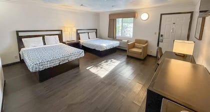 Super 7 Motel