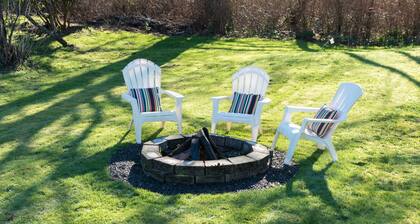 Cozy and Stylish-Walk To The Beach - Sleeps 5