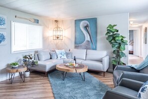 Smart-TV, Bücher, Stereoanlage