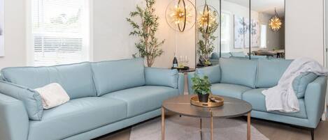 Smart TV, books, stereo