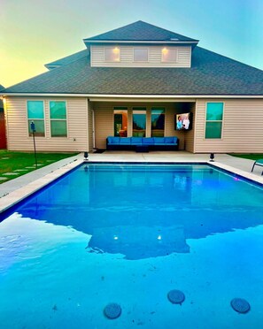 Pool - 5BR home with pool, 3 baths; spacious, serene for unforgettable stays (Slidell)
