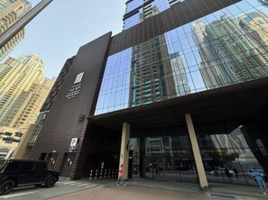 Exterior - Lux 2BR Marina | Stunning Views (Dubai)