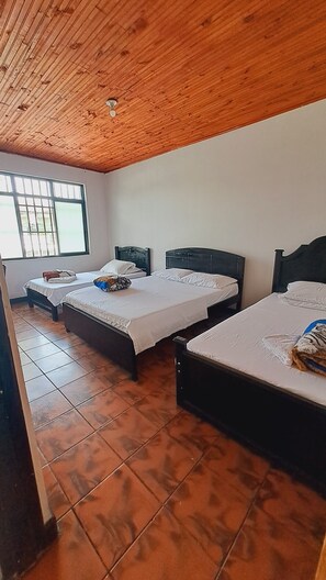 Habitación triple básica | Wifi gratis