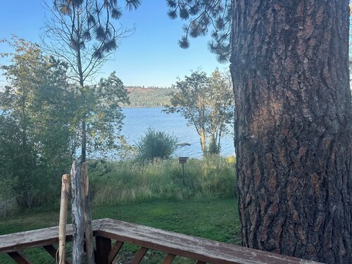 Charming 3-bedroom cabin in wonderful Harrison with WiFi, AC