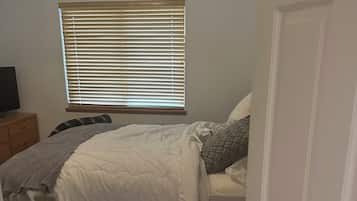 4 bedrooms, WiFi, bed sheets