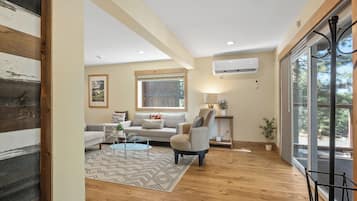 Smart TV, lareira, escritórios