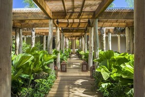 Property grounds - 2-bedroom 2 bath condo in stunning Vidanta World (Puerto Vallarta)