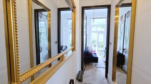 Interior - Stylish Little Venice Oasis w/ Private Park (London)