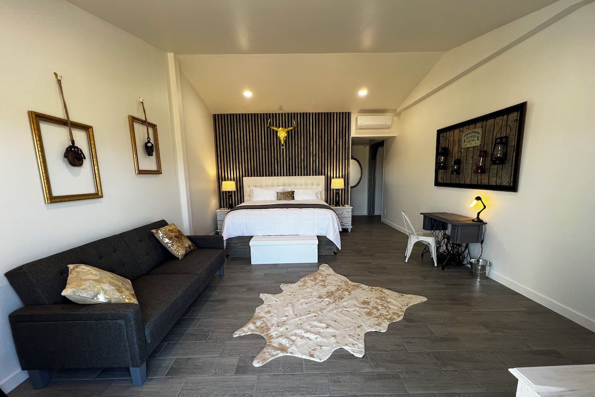 Deluxe Double Room | Egyptian cotton sheets, premium bedding, pillowtop beds