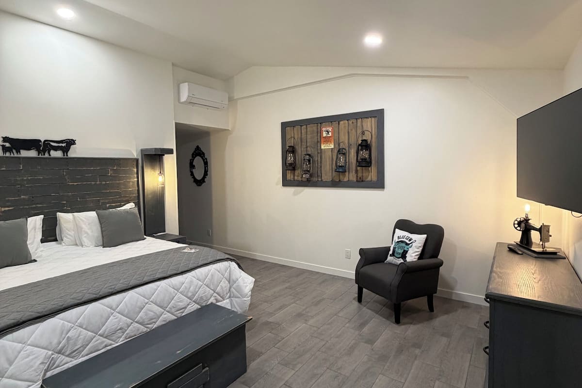 舒适双人房, 1 张特大床, 山景 | 埃及棉床单、高档床上用品、加厚床垫、特色装修