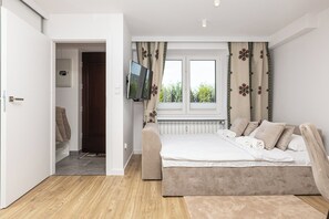 1 habitación, tabla de planchar con plancha, wifi y ropa de cama 
