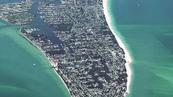 Classic Cabin, Bay View | Beach/ocean view