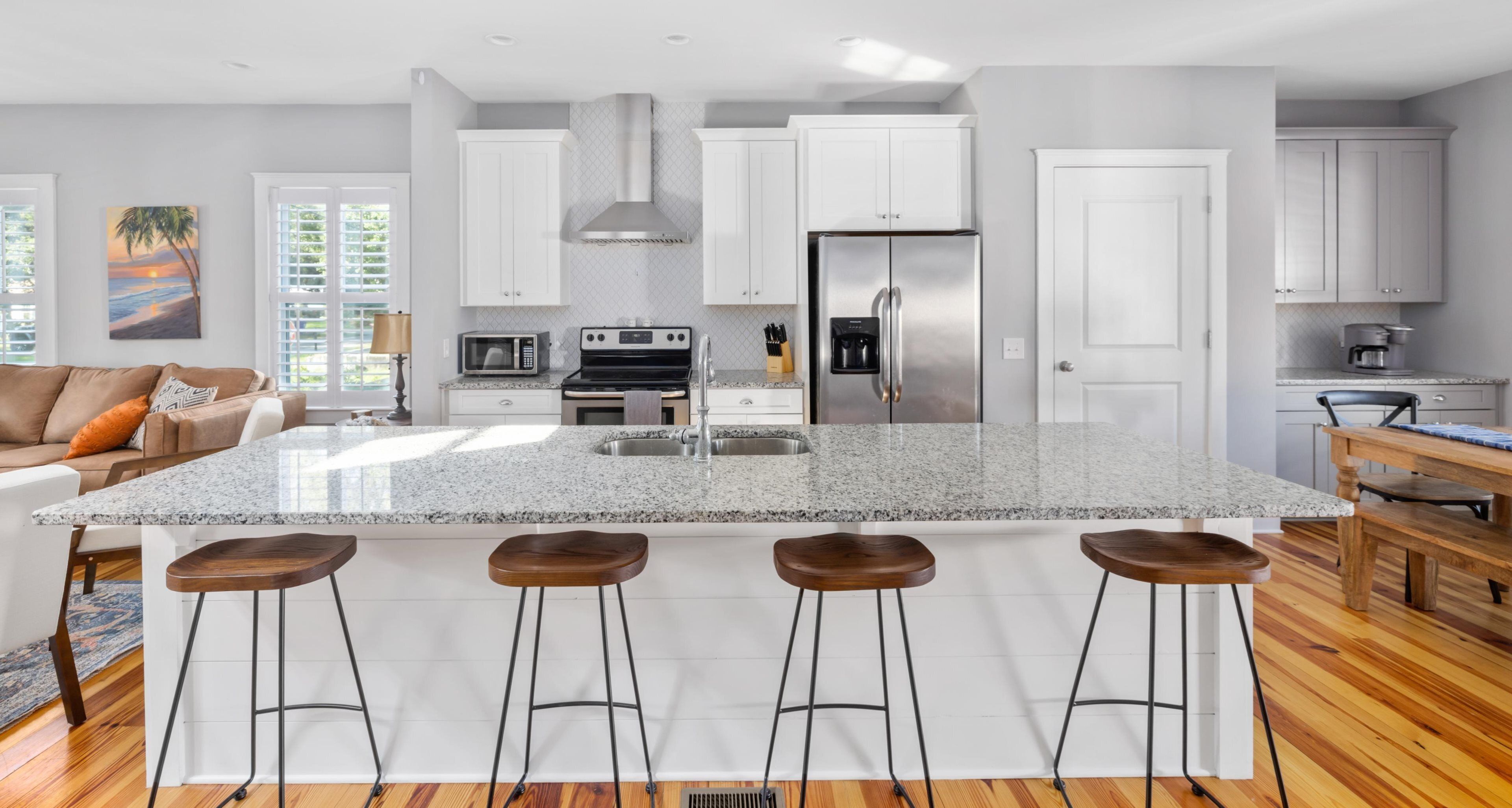 冰箱、微波炉、烤箱、炉灶