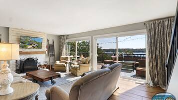 TV connectée, cheminée