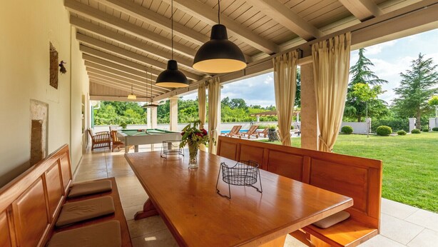 Outdoor dining - Villa Pepi (Istria - Zabrežani) (Zabrežani)