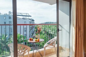 Dining - Luxy Park Hotel & Apartments - MTown (Phu Quoc Island)