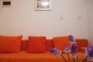 Living area - Qinqinwojia Apartment (Changsha Dongyi International) (Changsha)