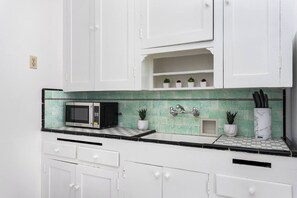 Private kitchen - Entire rental unit in Long Beach, California
3 guests Studio 2 beds1 bath (Long Beach)