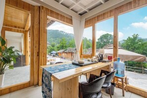 Restaurant - Floral Hotel · Zhaoxing Blooming Time Boutique Hotel (Liping)