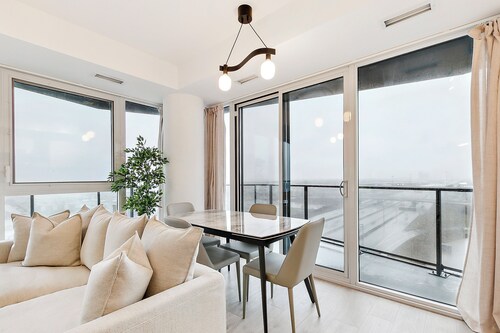 Chic Condo in Prime Location – Stylish Stay with Easy Access to Everything!