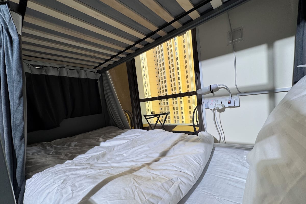 Laptop workspace, iron/ironing board, free WiFi, bed sheets