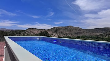 Udendørs pool, opvarmet pool