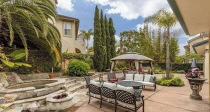 Gorgeous Executive home - 4-BR 3.5 Ba, WiFi in Encinitas Ranch, close to beach