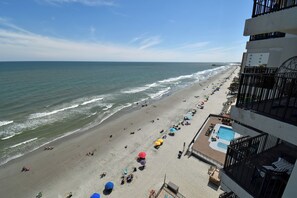 On the beach - Royal Garden Resort 1111 - Oceanfront Complex in Garden City Beach (Garden City)