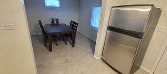 Waterfront with boat dock 1-bedroom on Detroit River canal. Good for 4 people