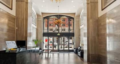 Luxury 2BR in DTLA w/ Jacuzzi & Rooftop Views