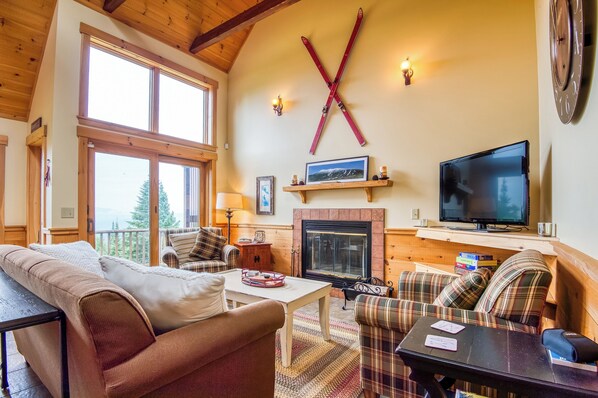 Smart-TV, peis og bøker