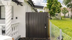 Uklassifisert bilde, 4 av 14, knapp