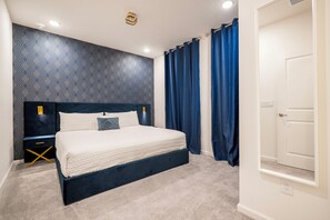 8 Schlafzimmer, Bügeleisen/Bügelbrett, Reisekinderbett, WLAN
