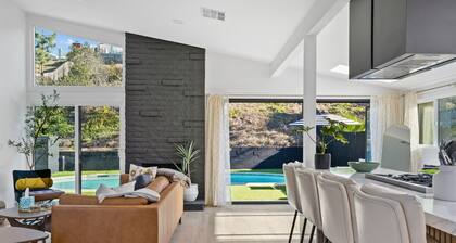 New Chic & Spacious, Pool, Hot Tub Pristine, Free Park,AC,Hike, Groups