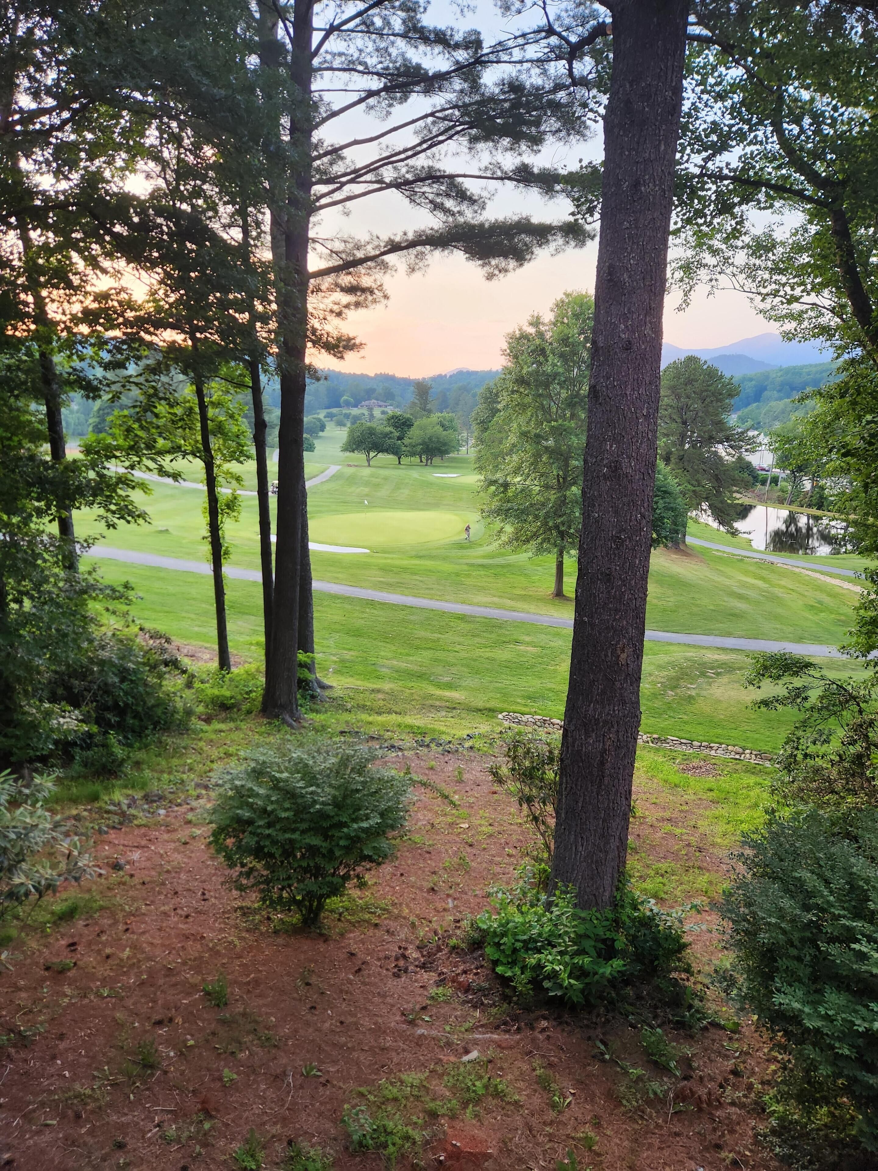Fairway Gem at Spruce Pine EV charge port, hot tub, fishing access
