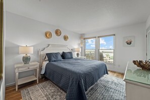 2 bedrooms, internet, bed sheets