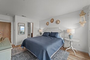 2 bedrooms, Internet, bed sheets - 5204 - Wy's Choice, 2-Bedroom Condo in Kill Devil Hills, NC (Kill Devil Hills)