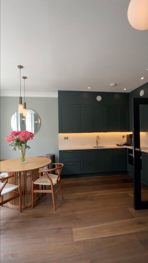 Dining - Soho Gem Vibrant London Hideaway (London)