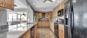 Pet Friendly Canal Front 3-Bedroom Grand Villa with Pool, Linai and Dock