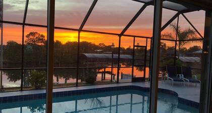 Pet Friendly Canal Front 3-Bedroom Grand Villa with Pool, Linai and Dock