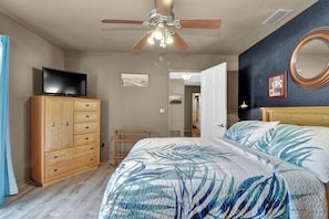 3 bedrooms, iron/ironing board, WiFi, bed sheets