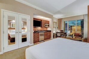 1 bedroom, desk, iron/ironing board, WiFi