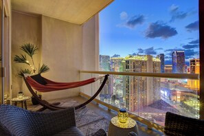 Property grounds - MGM 29th floor Jacuzzi Penthouse Strip View with XL Balcony No Resort Fee (Las Vegas)